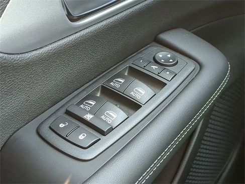 New 2026 Chrysler Pacifica Limited w/ S Appearance Package image 32