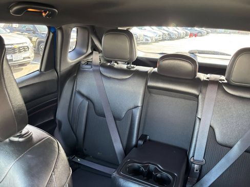 Used 2025 Jeep Compass Trailhawk AWD/4WD image 39