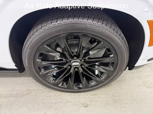 Used 2026 Cadillac Escalade ESV Platinum Sport w/ LPO, ONYX Package AWD/4WD image 4