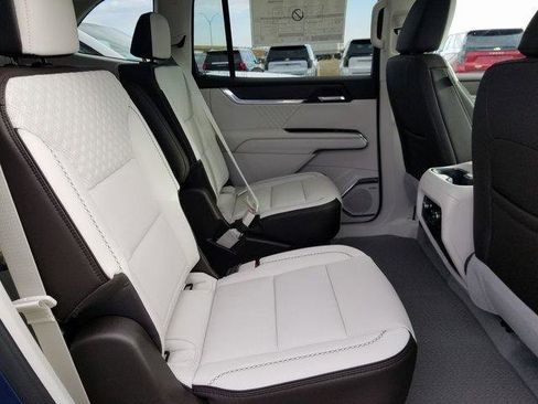 New 2026 GMC Acadia Denali w/ Super Cruise Package image 12