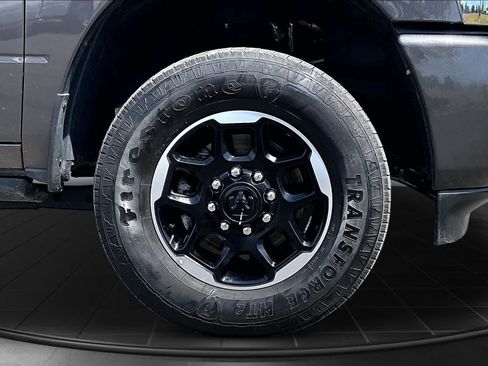Used 2025 RAM 2500 Laramie AWD/4WD image 34