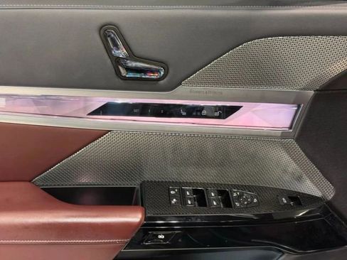 Used 2025 BMW 760i xDrive w/ Executive Package image 25