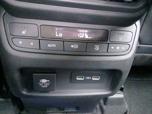 Used 2023 Honda Pilot Elite image 5