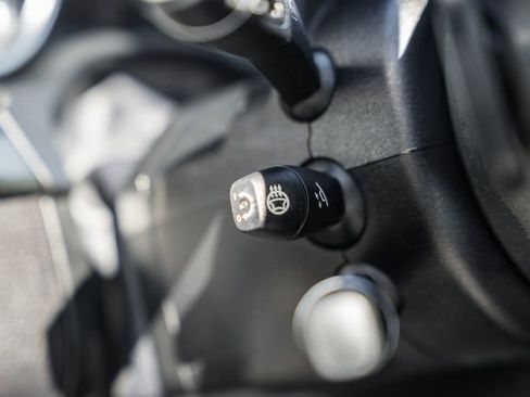 Used 2018 Mercedes-Benz GLE 350 4MATIC image 44