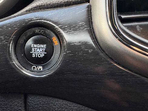 Used 2018 Jeep Grand Cherokee Laredo image 40