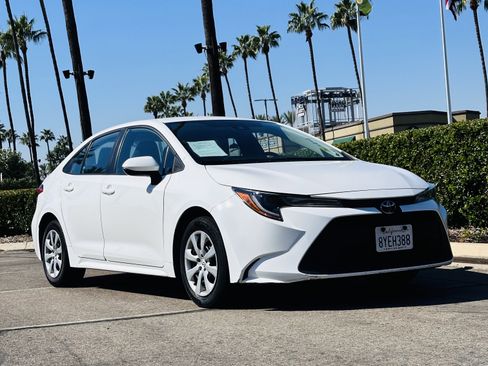 Used 2022 Toyota Corolla LE image 8