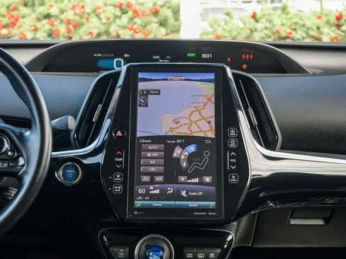 Used 2020 Toyota Prius Prime XLE FWD image 13