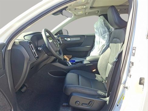 New 2026 Volvo XC40 B5 Ultra w/ Protection Package Premier image 7