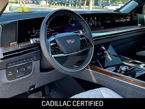 Used 2025 Cadillac Escalade Sport Platinum w/ LPO, ONYX Package AWD/4WD image 16