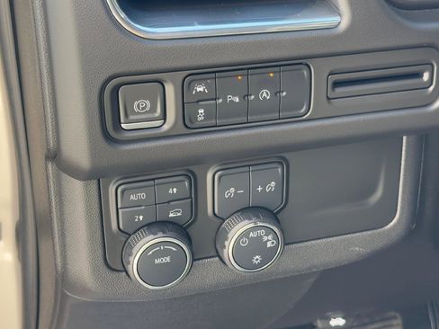 Used 2023 Chevrolet Tahoe LT image 20