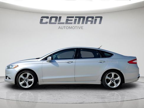 Used 2016 Ford Fusion SE w/ Equipment Group 201A FWD image 2