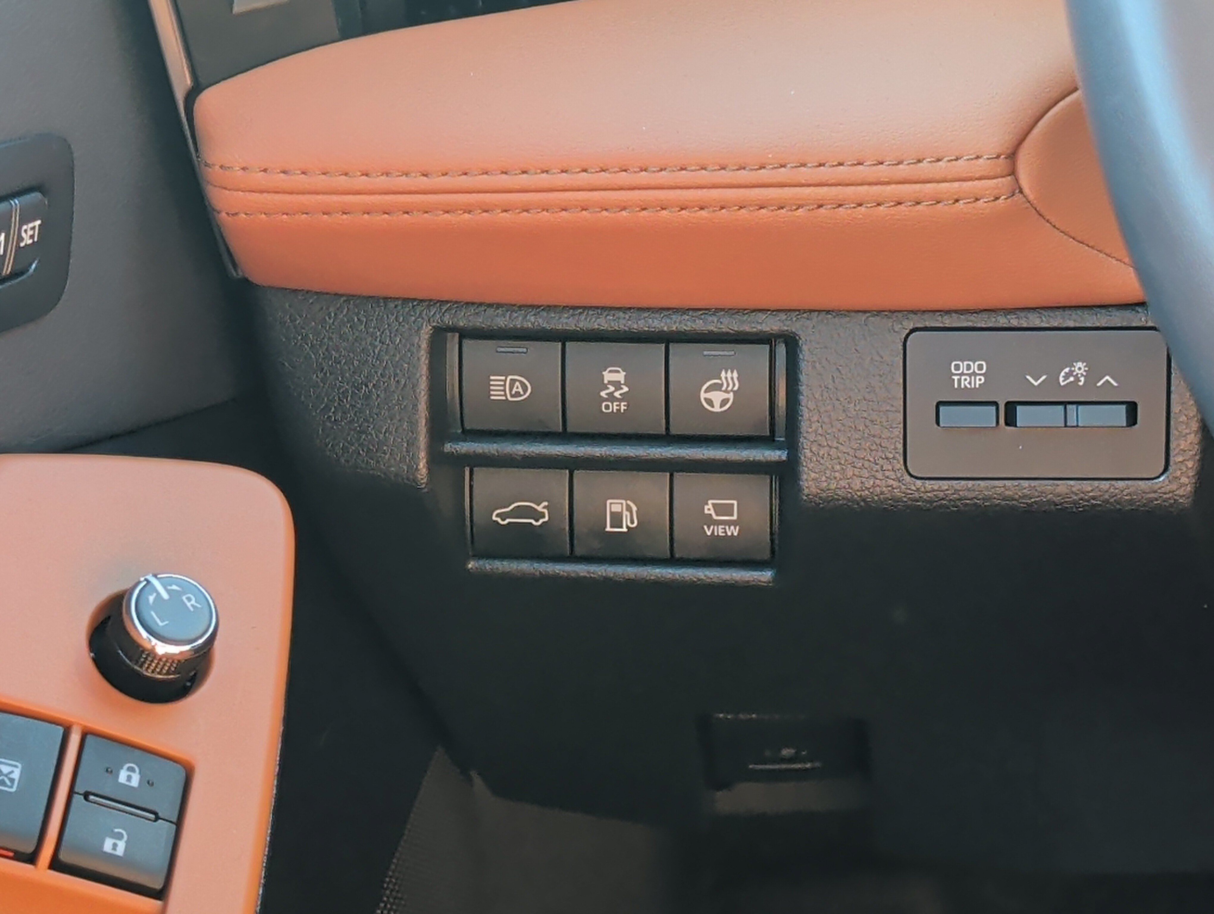 Used 2019 Toyota Avalon Limited w/ Advanced Safety Package FWD image 30
