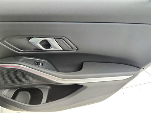 Used 2025 BMW 330i xDrive Sedan image 28