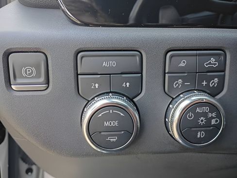 Used 2022 GMC Sierra 1500 Elevation w/ Elevation Premium Package AWD/4WD image 18
