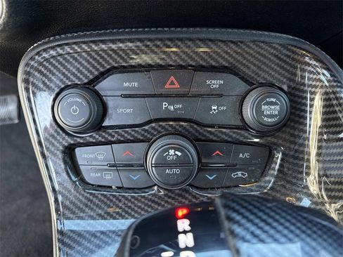 Used 2020 Dodge Challenger SXT w/ Driver Convenience Group image 18