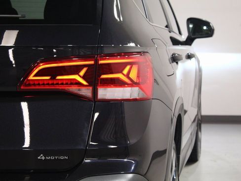 Used 2022 Volkswagen Taos SEL image 13