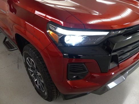 Used 2023 Chevrolet Colorado Z71 w/ Z71 Convenience Package 2 image 5