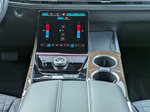 Certified 2025 Cadillac Escalade ESV Sport Platinum AWD/4WD image 21