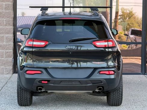 Used 2015 Jeep Cherokee Trailhawk w/ Leather Interior Group AWD/4WD image 9