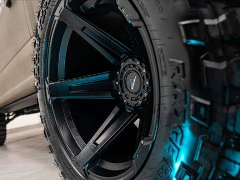 Used 2025 Ford F150 Lariat w/ FX4 Off-Road Package image 14