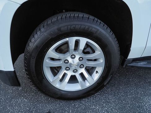 Used 2019 Chevrolet Tahoe LS w/ Enhanced Driver Alert Package image 35