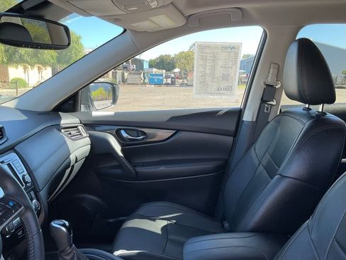 Used 2020 Nissan Rogue SL w/ Premium Package image 41