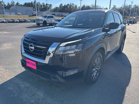 Used 2024 Nissan Pathfinder SV image 7