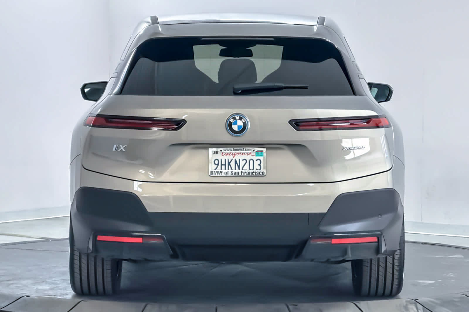 Used 2024 BMW iX xDrive50 w/ Convenience Package AWD/4WD image 7
