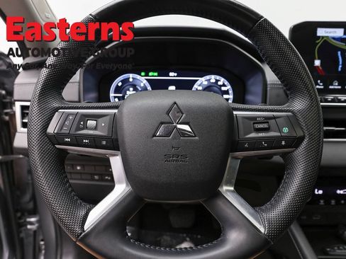 Used 2023 Mitsubishi Outlander SE AWD/4WD image 10