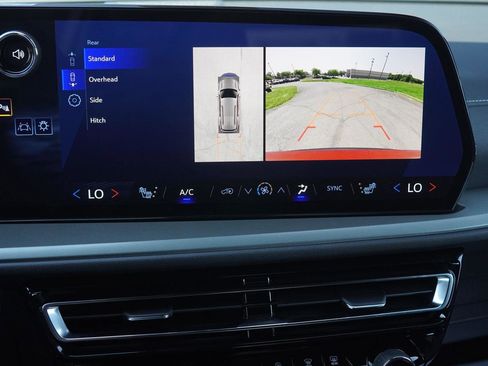 New 2025 Chevrolet Traverse LT w/ Enhanced Driving Package image 23