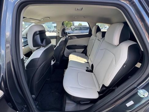 Certified 2024 Kia Sportage EX FWD image 11