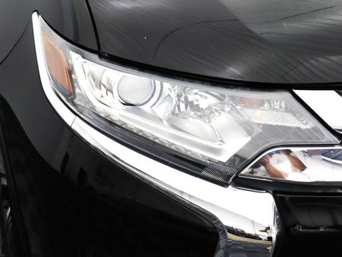 Used 2018 Mitsubishi Outlander ES FWD image 7