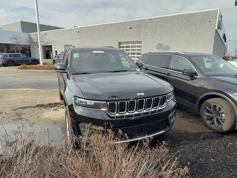 Used 2024 Jeep Grand Cherokee Laredo X w/ Luxury Tech Group I image 2