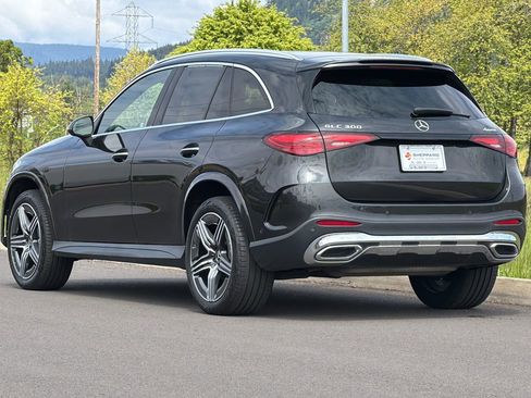 Used 2023 Mercedes-Benz GLC 300 4MATIC image 5