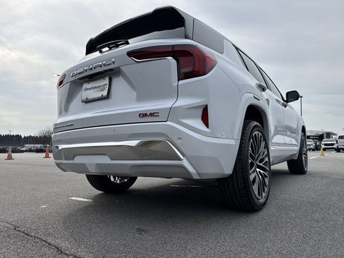 New 2026 GMC Terrain Denali w/ LPO, Floor Liner Package image 10