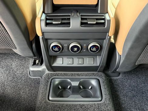 New 2026 Land Rover Defender 130 X-Dynamic SE AWD/4WD image 38