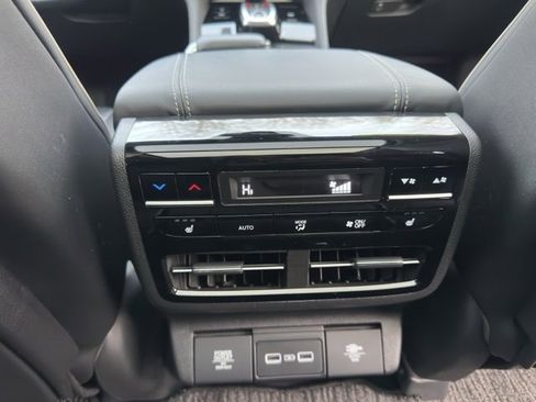 Used 2023 Acura MDX Advance image 29