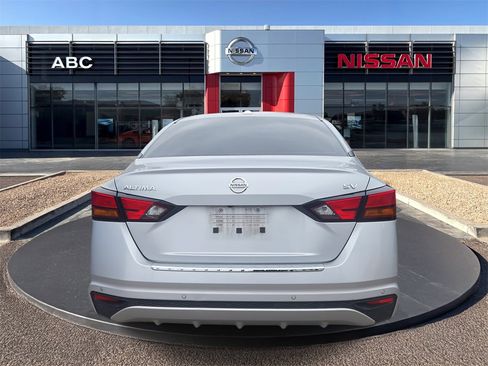 Used 2022 Nissan Altima 2.5 SV image 5