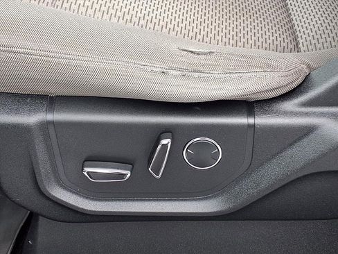 Used 2018 Ford F150 XLT w/ Equipment Group 302A Luxury image 4