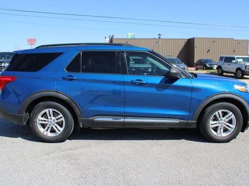 Used 2020 Ford Explorer XLT w/ Equipment Group 202A RWD image 4