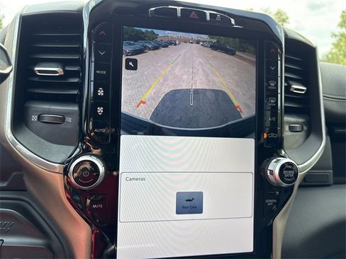 Used 2024 RAM 3500 Laramie image 28