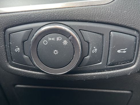 Used 2018 Ford Edge Titanium w/ Equipment Group 301A AWD/4WD image 15