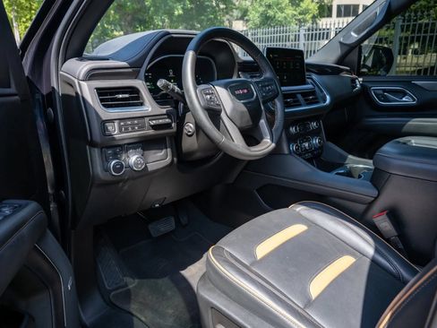 Used 2023 GMC Yukon XL AT4 w/ AT4 Premium Package AWD/4WD image 10