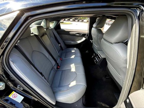 Used 2019 Toyota Avalon Touring w/ Advanced Safety Package image 20