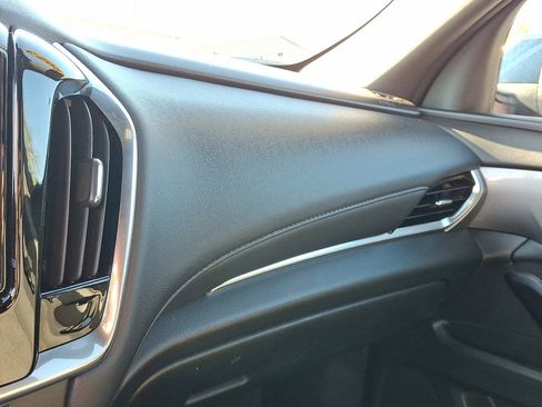 Used 2023 Chevrolet Traverse LT image 31