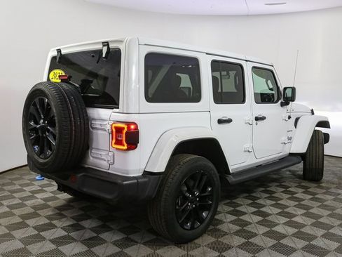 Used 2022 Jeep Wrangler Unlimited Sahara w/ Cold Weather Group image 13