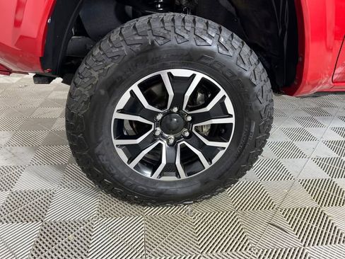 Used 2021 Toyota Tacoma TRD Sport w/ Technology Package image 26