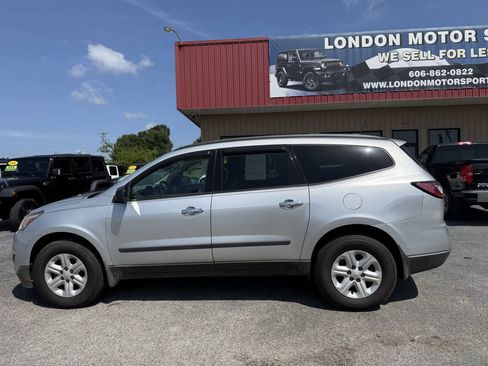 Used 2016 Chevrolet Traverse LS FWD image 3