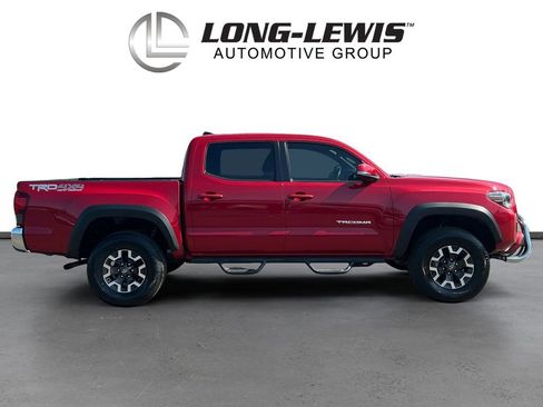 Used 2019 Toyota Tacoma TRD Off-Road AWD/4WD image 8