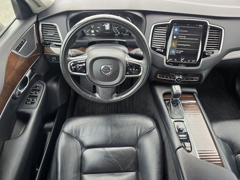 Used 2016 Volvo XC90 T6 Momentum w/ Momentum Plus Package AWD/4WD image 2